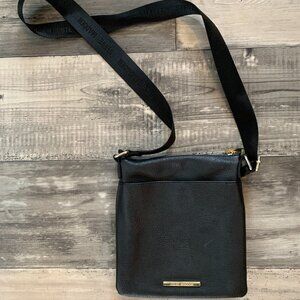 Steve Madden black cross body.